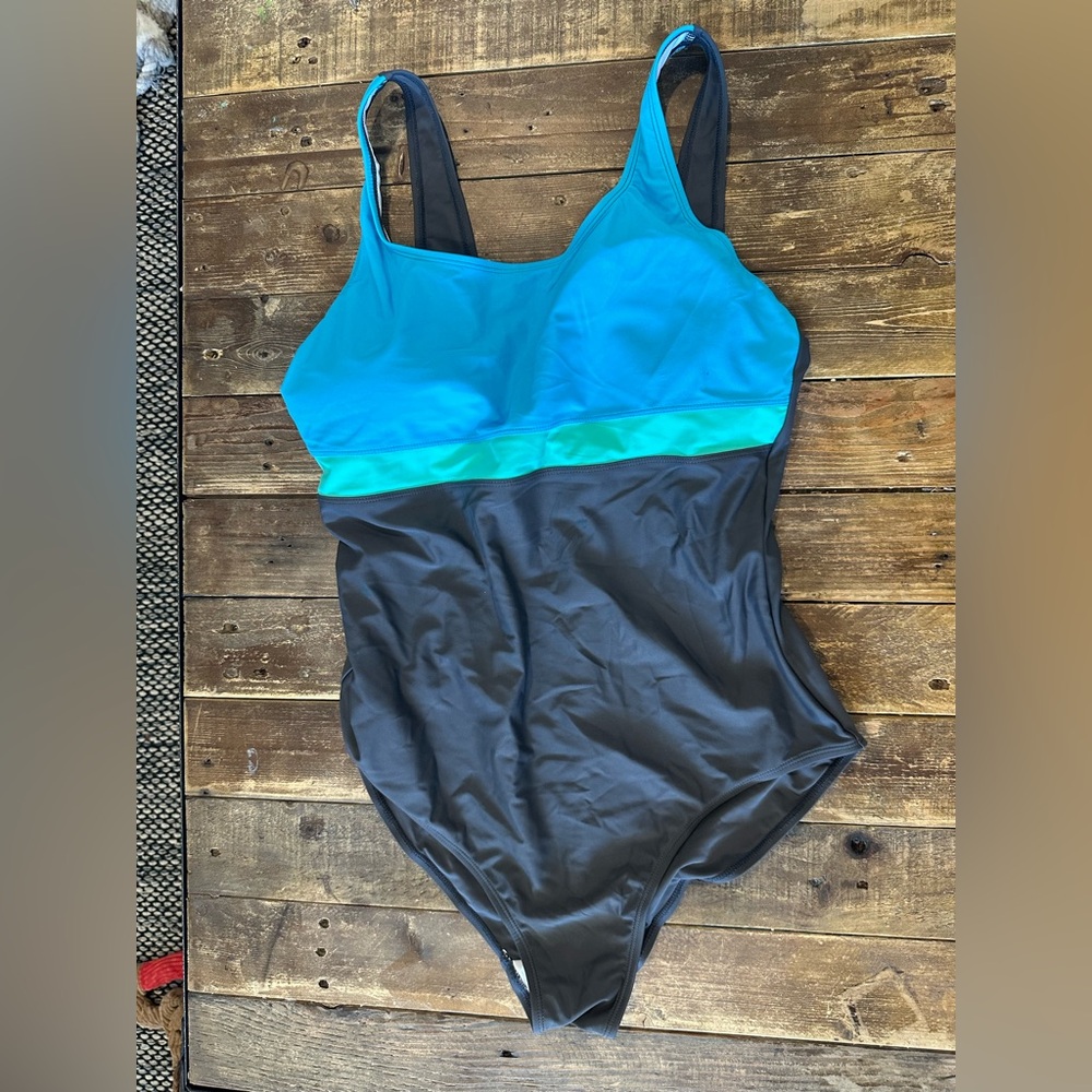 Grey Color Block Women’s XXL One Price Swimsuit Super Cute Unbranded NWOT